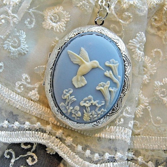 Fancy Fox Boutique Jewelry - Blue Cameo Hummingbird slvr Locket Photo pill box